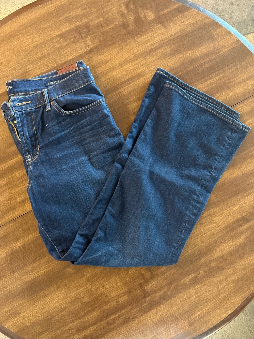 Lucky Brand Sweet n Low Jeans in Size 33